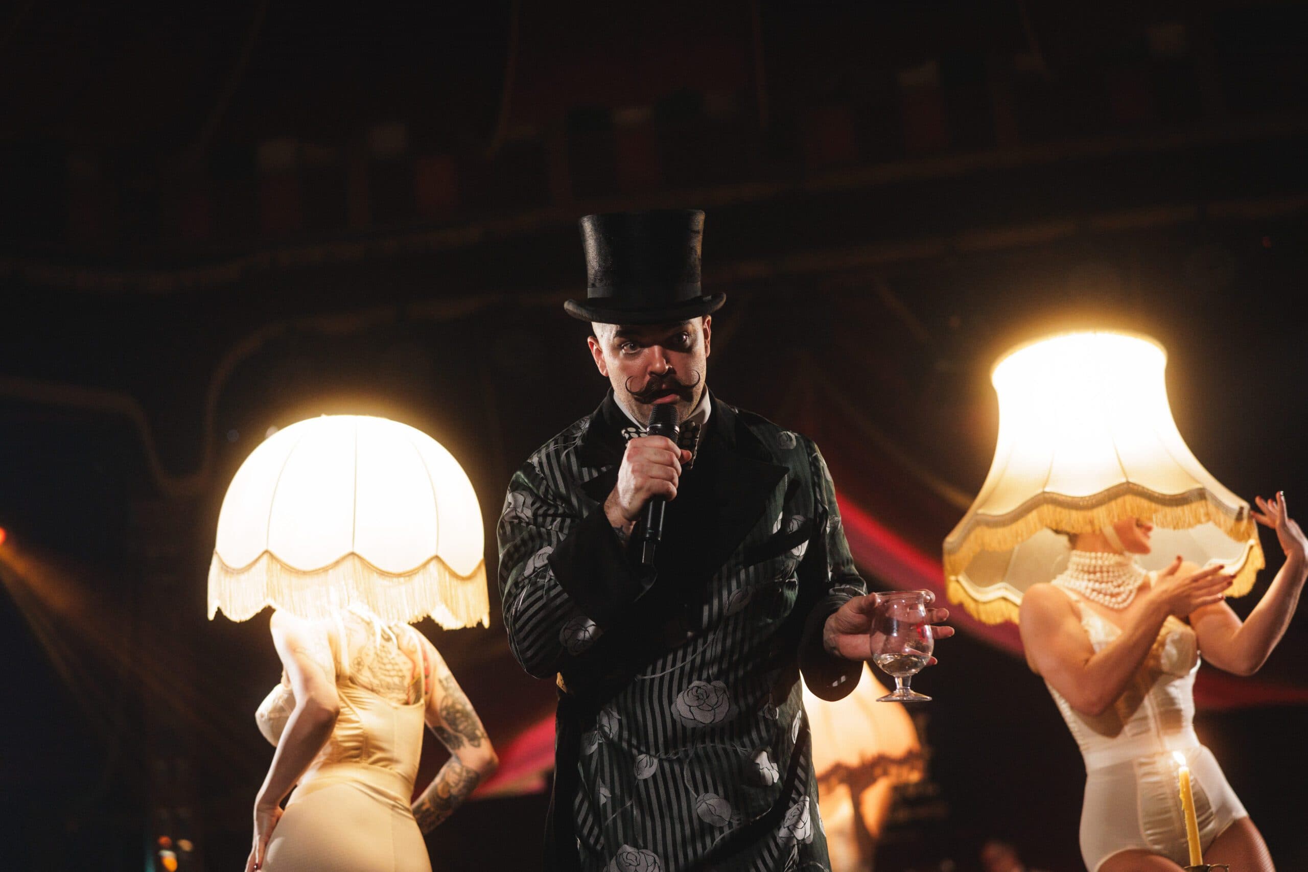 Burlesque – The art of stylish seduction 11
